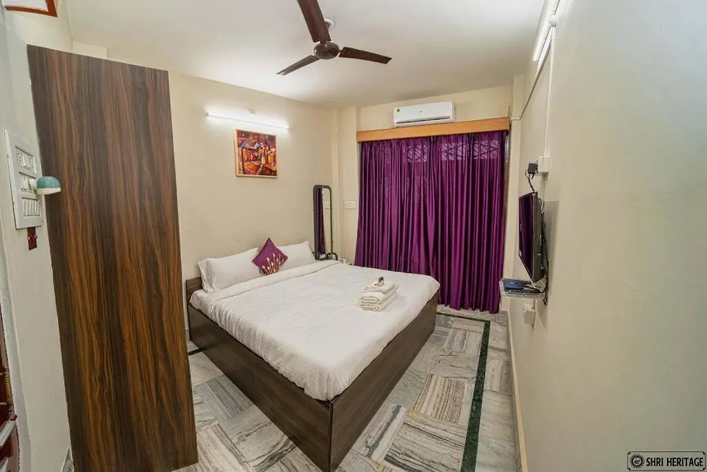 Apartment Shri Heritage - Entire Cozy Floor II At Assi, Varanasi