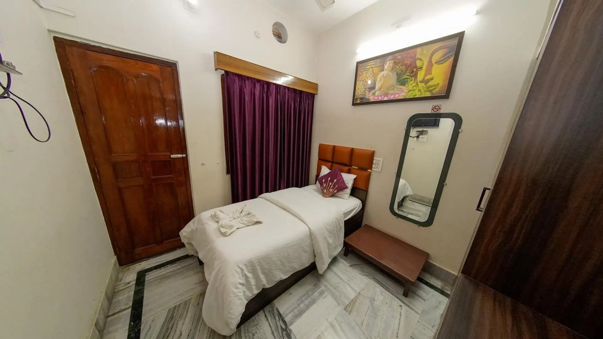Shri Heritage - Entire Cozy Floor II At Assi, Varanasi Apartment