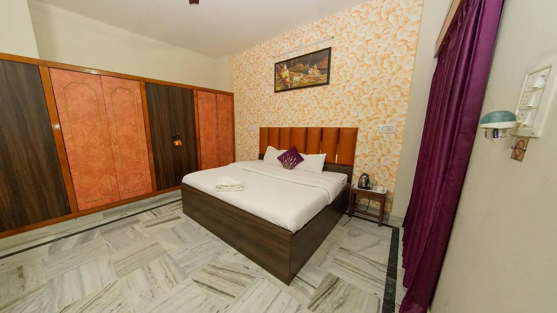 Shri Heritage - Entire Cozy Floor II At Assi, Varanasi India