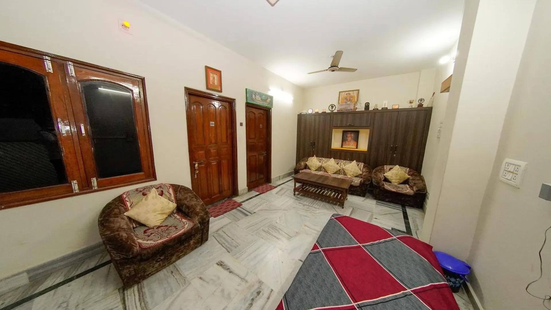 Apartment Shri Heritage - Entire Cozy Floor II At Assi, Varanasi